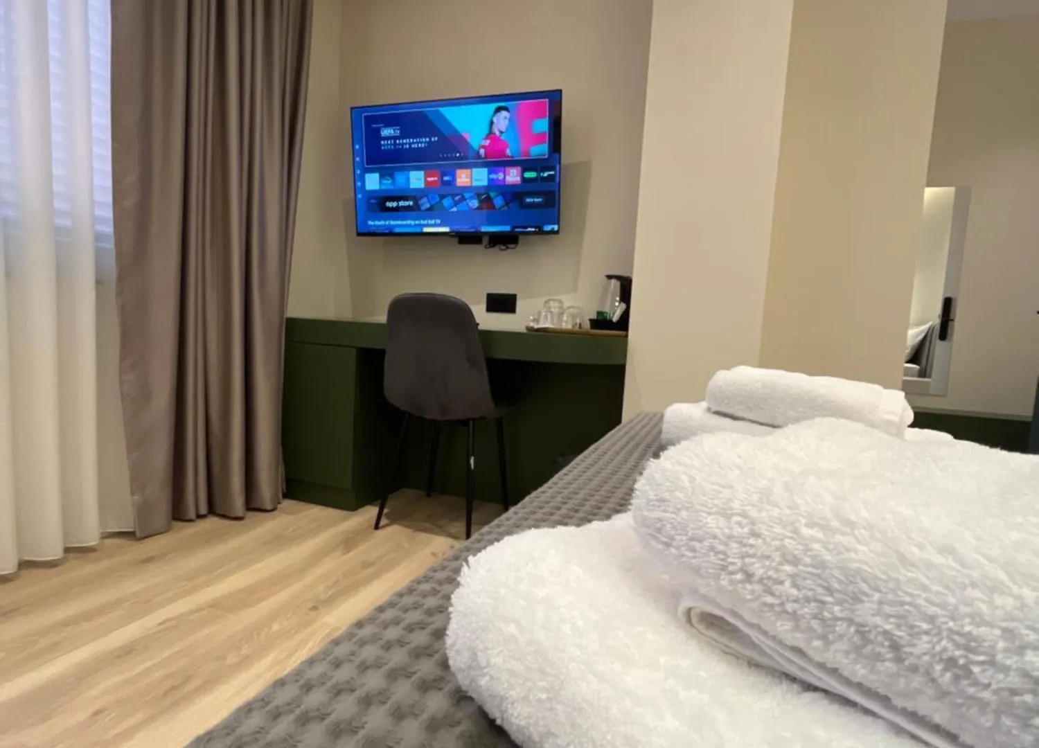 Mina Luxury Rooms 티라나