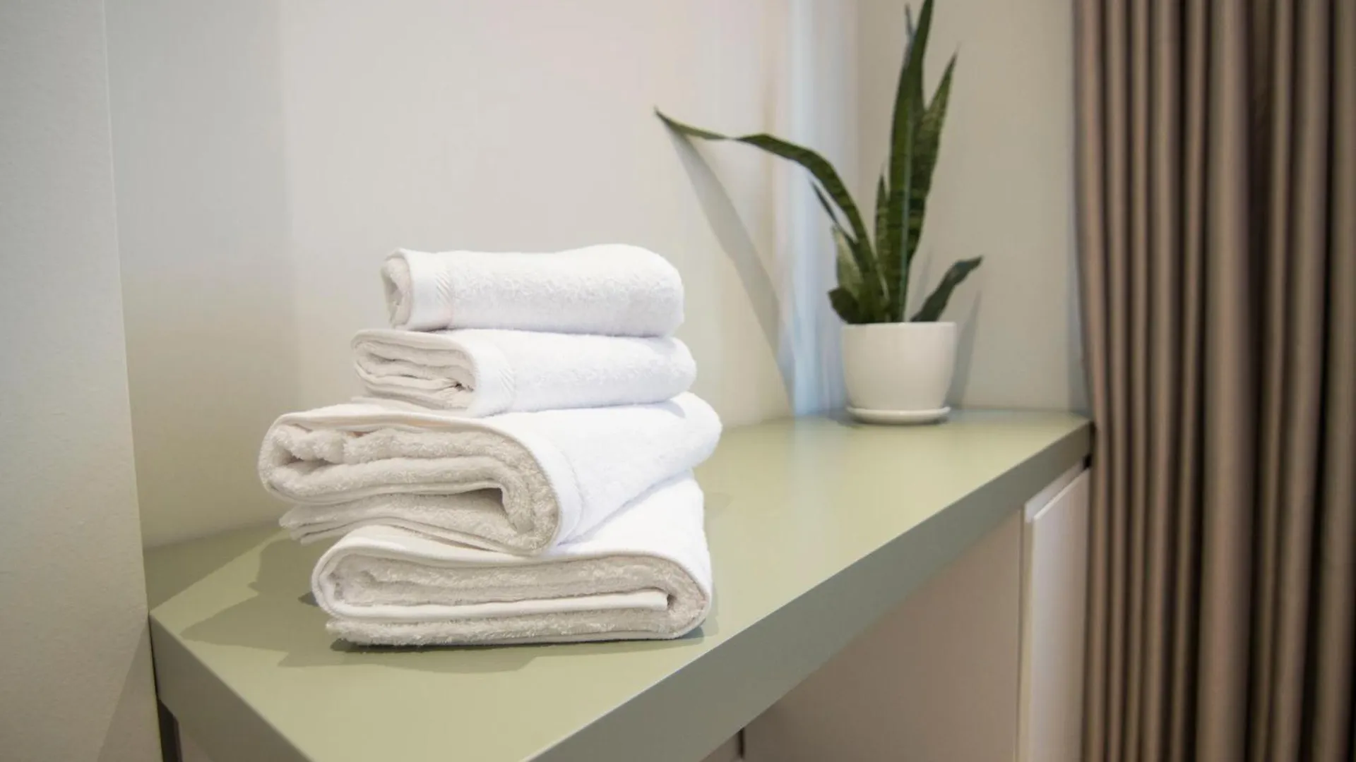 Mina Luxury Rooms Tirana 0*,  Albania