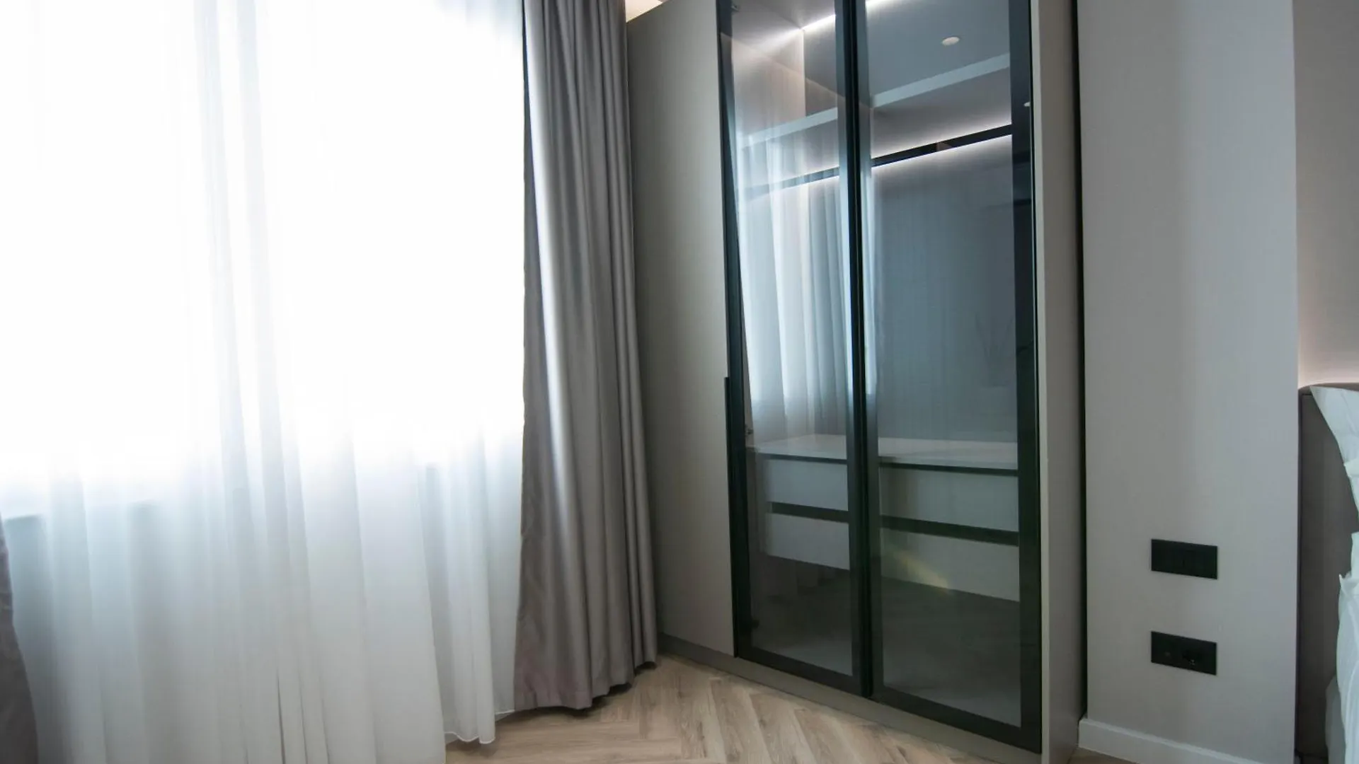 Apartment Mina Luxury Rooms Tirana Albania
